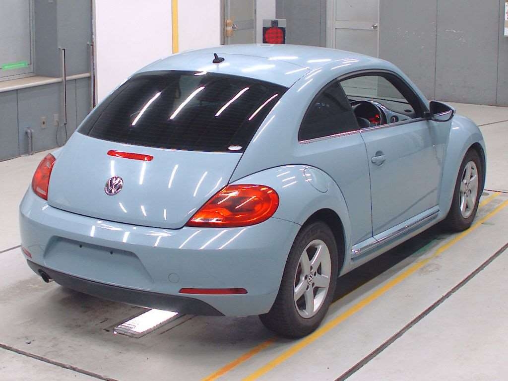 VOLKSWAGEN BEETLE