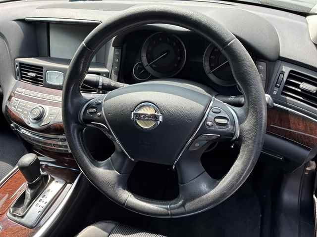 NISSAN FUGA