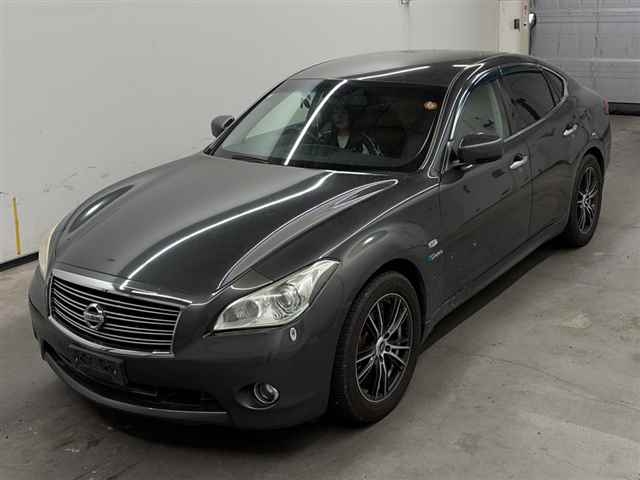 NISSAN FUGA