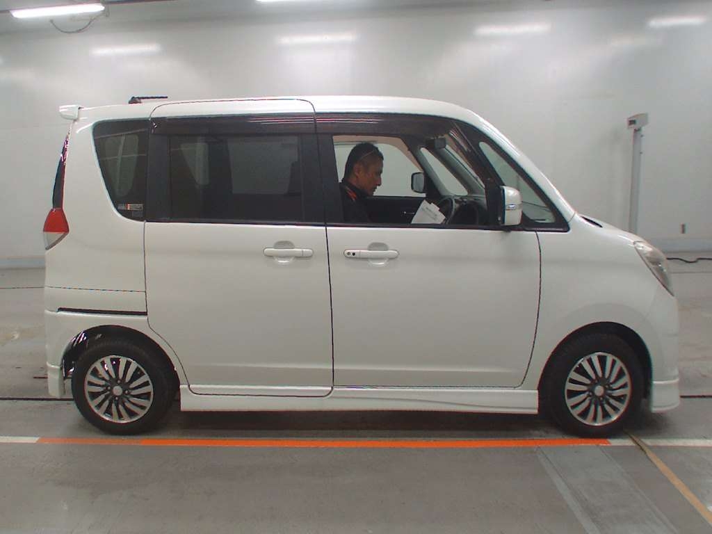 MITSUBISHI DELICA D:2