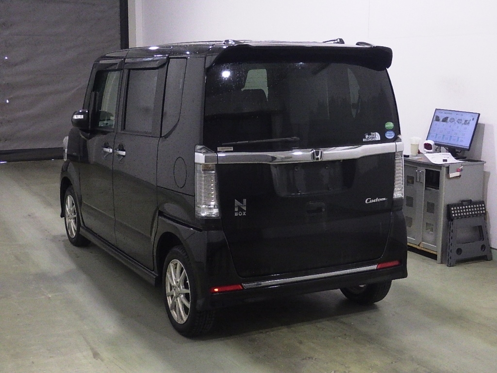 HONDA N-BOX