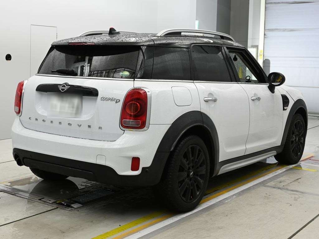 MINI CROSSOVER