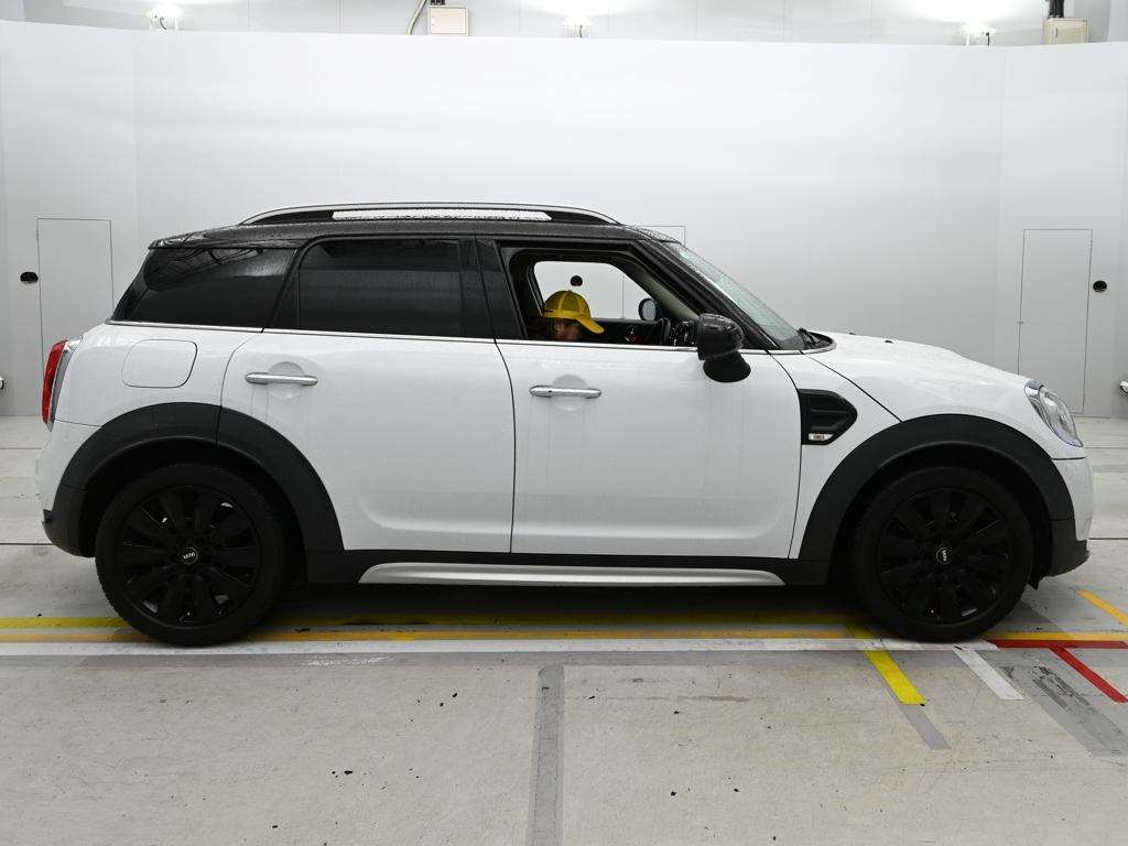 MINI CROSSOVER