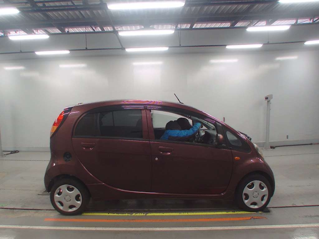 MITSUBISHI I