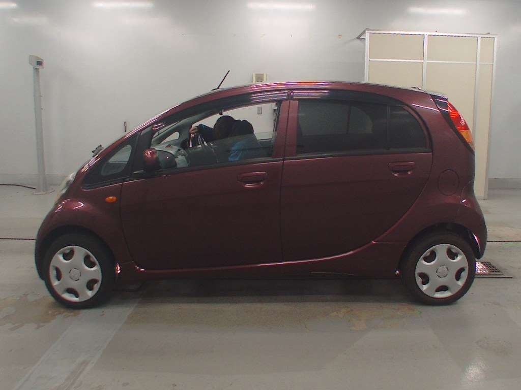 MITSUBISHI I