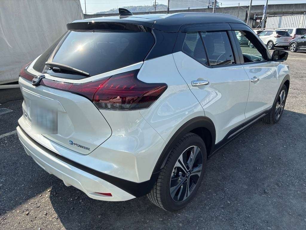 NISSAN KICKS