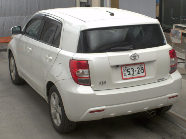 TOYOTA IST