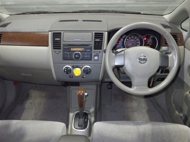 NISSAN TIIDA LATIO