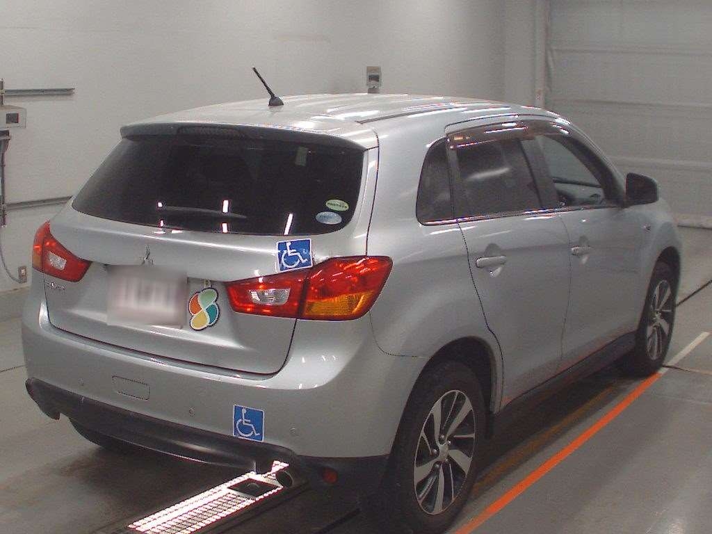 MITSUBISHI RVR