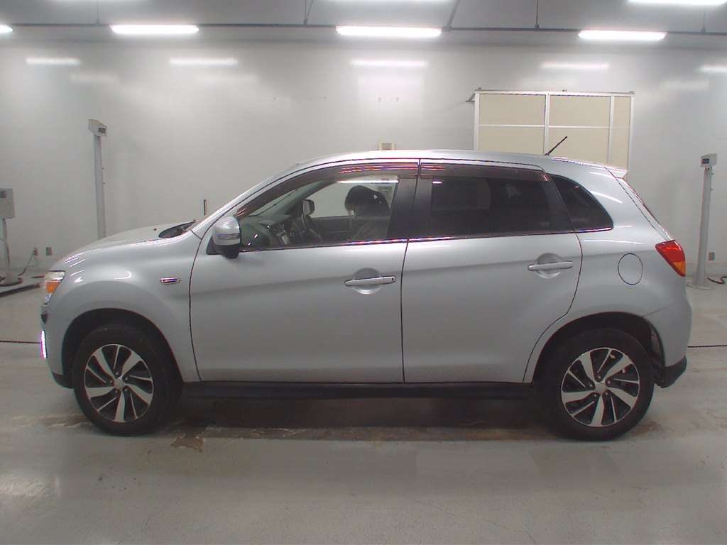 MITSUBISHI RVR