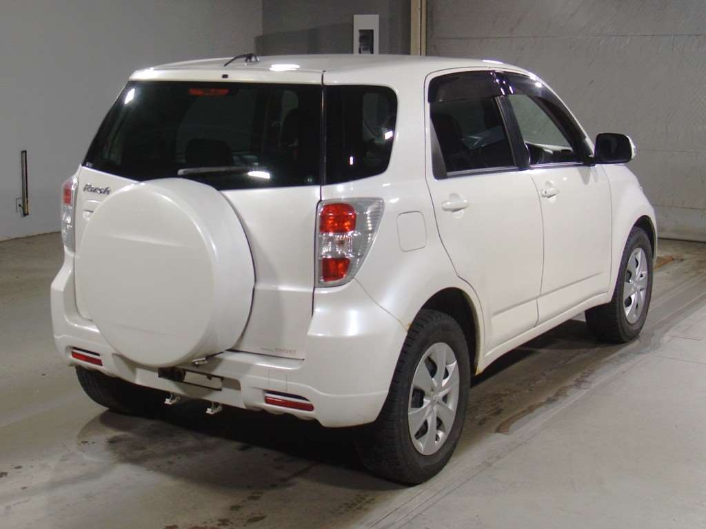 TOYOTA RUSH