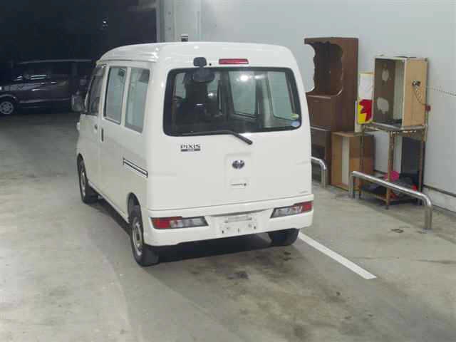 TOYOTA PIXIS VAN