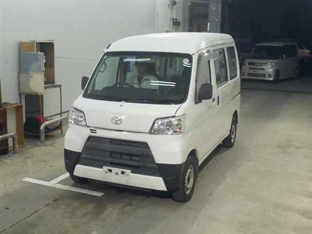 TOYOTA PIXIS VAN