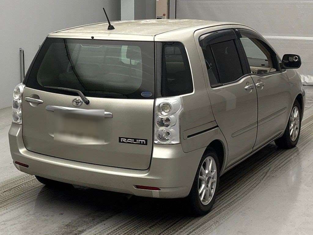 TOYOTA RAUM
