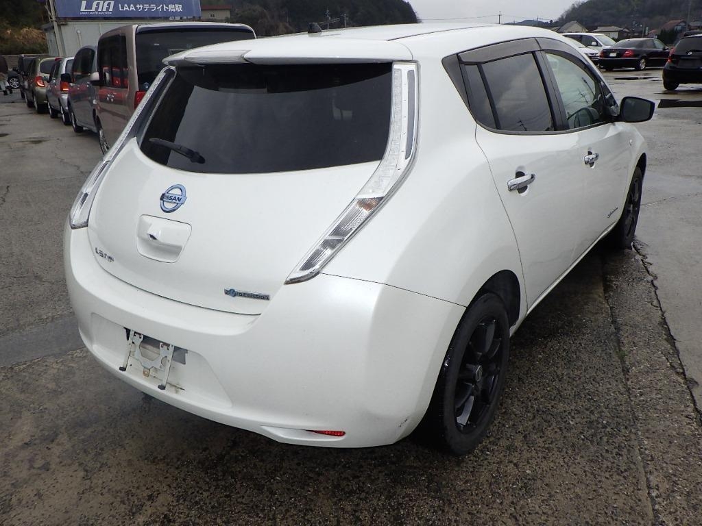 NISSAN LEAF