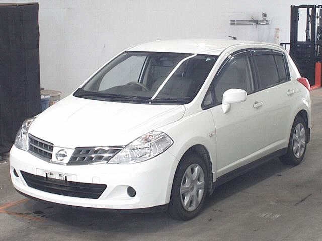 NISSAN TIIDA