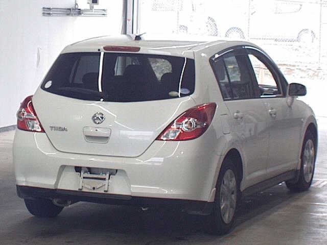 NISSAN TIIDA