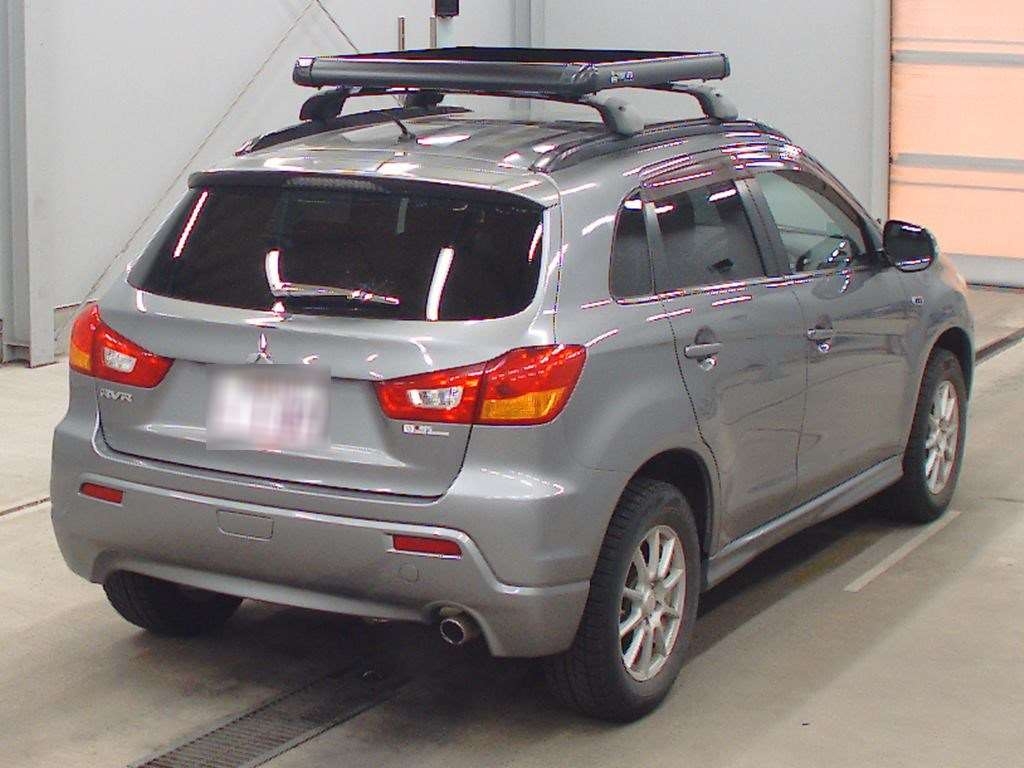 MITSUBISHI RVR