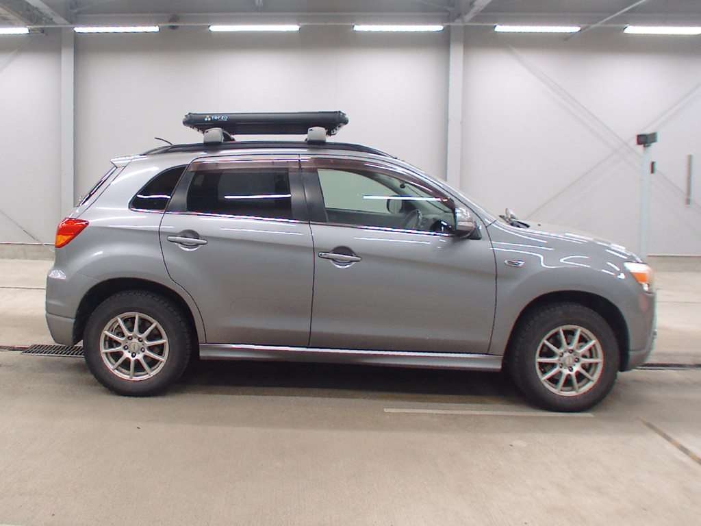 MITSUBISHI RVR
