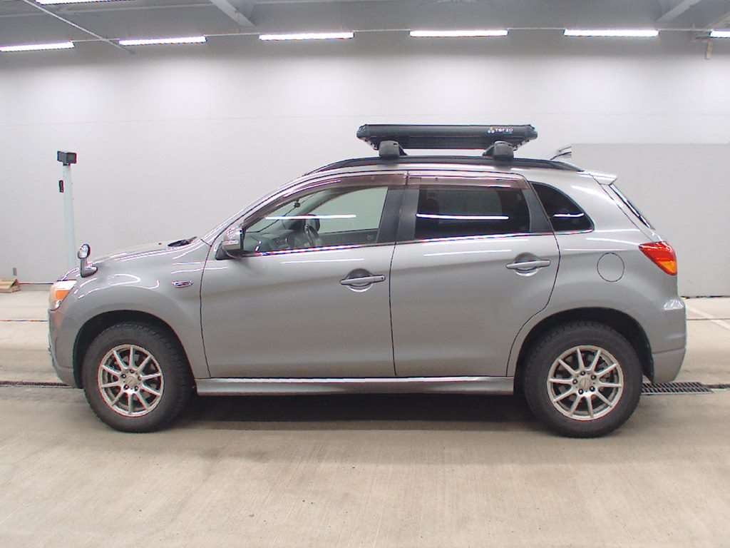 MITSUBISHI RVR
