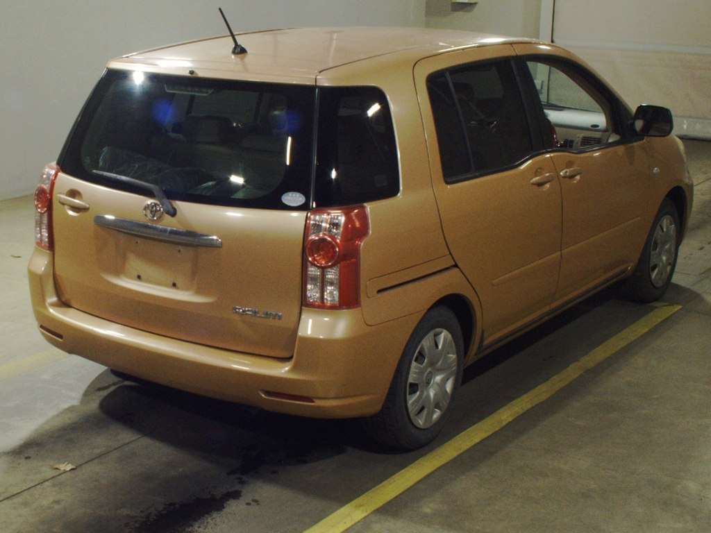 TOYOTA RAUM