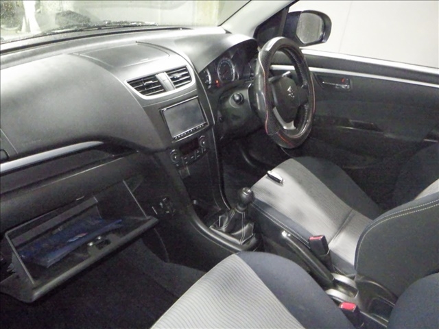 SUZUKI SWIFT