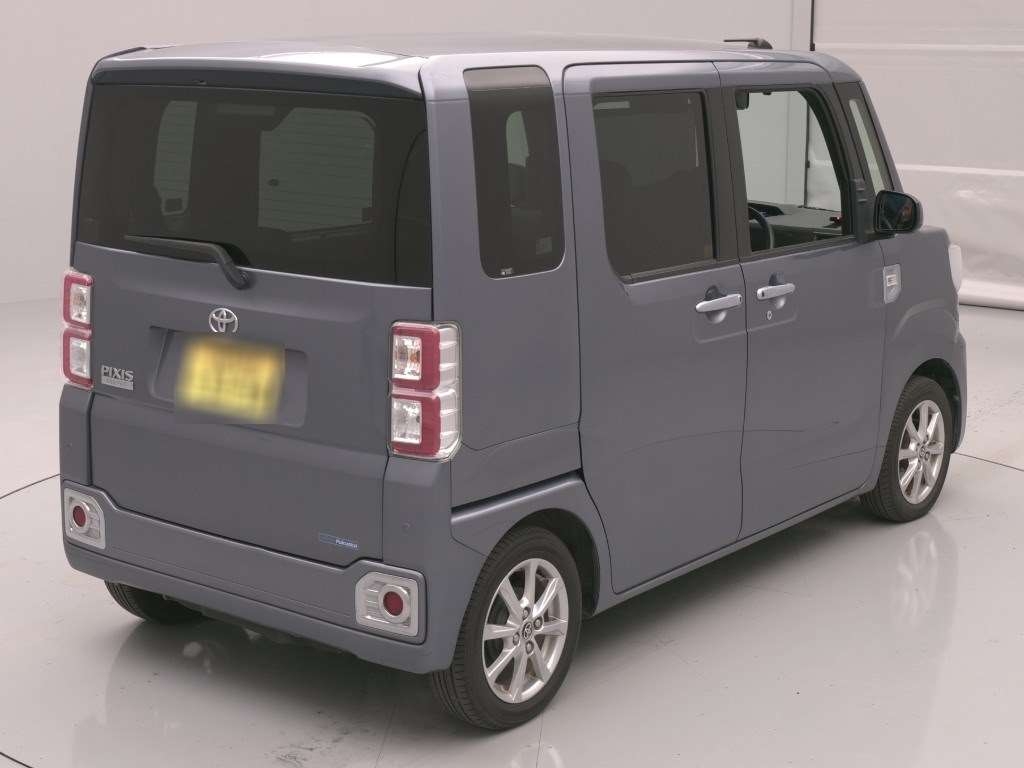 TOYOTA PIXIS MEGA