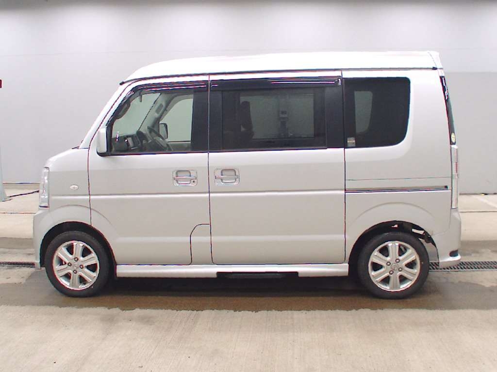 NISSAN NV100 CLIPPER