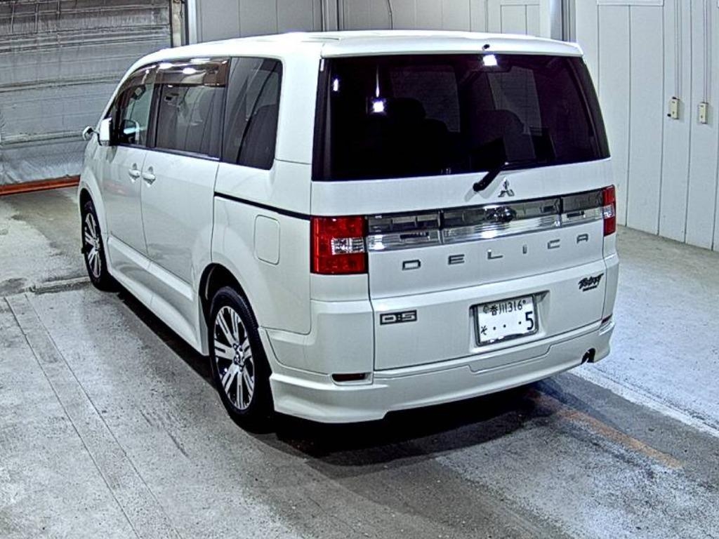 MITSUBISHI DELICA D:5