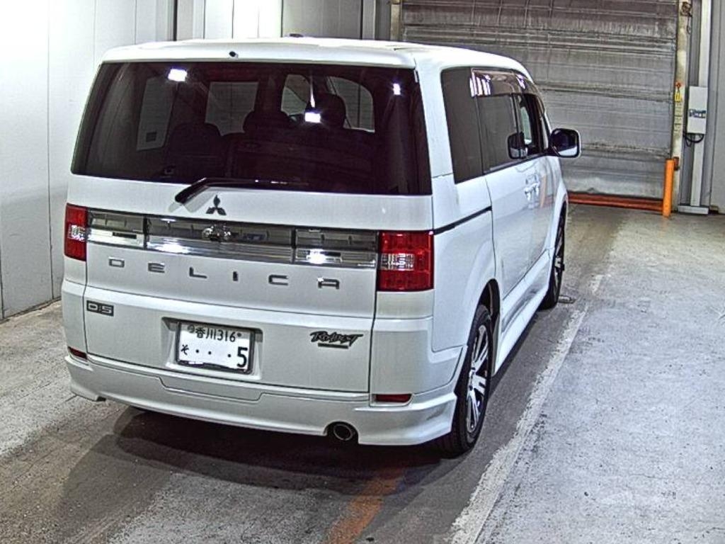 MITSUBISHI DELICA D:5