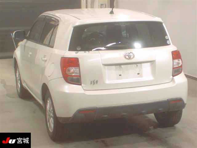 TOYOTA IST
