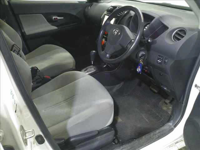 TOYOTA IST