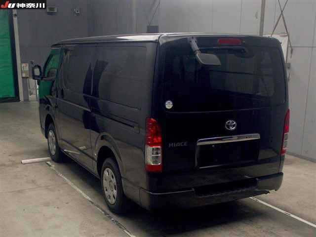 TOYOTA REGIUS ACE