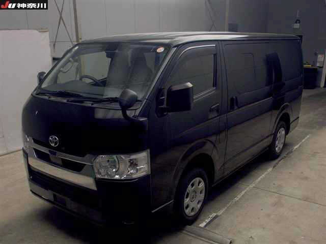 TOYOTA REGIUS ACE