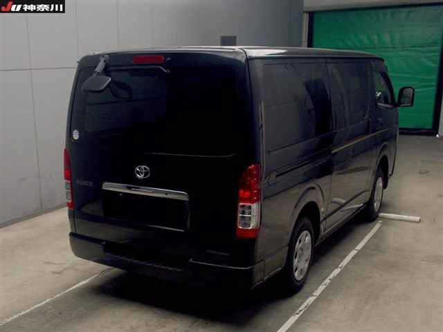 TOYOTA REGIUS ACE