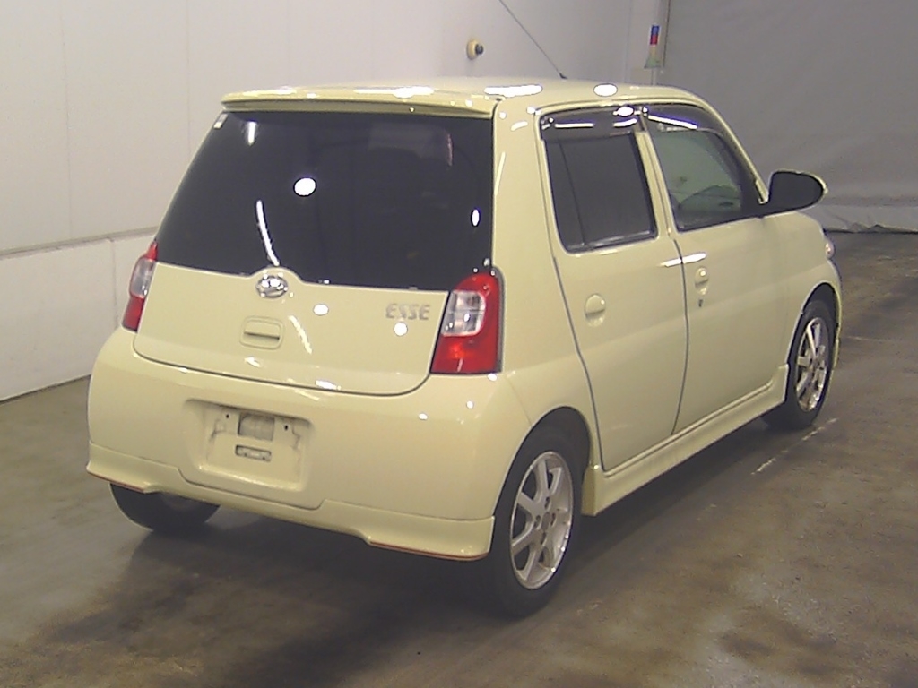 DAIHATSU ESSE