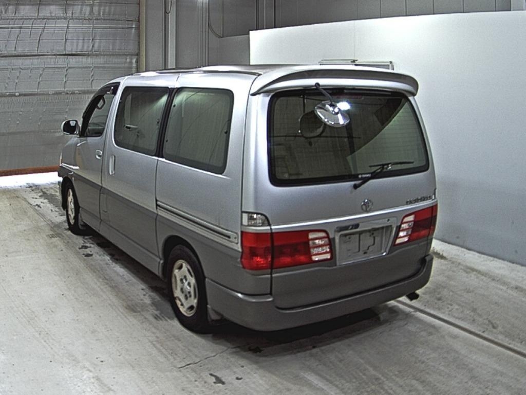 TOYOTA GRAND HIACE