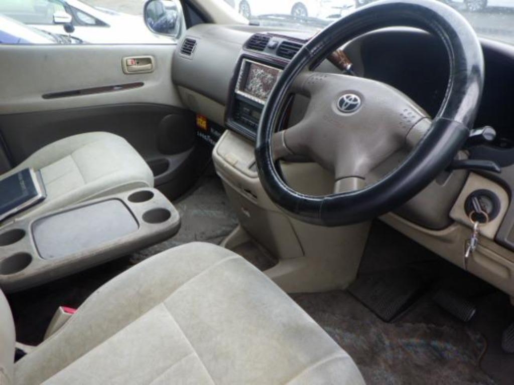TOYOTA GRAND HIACE