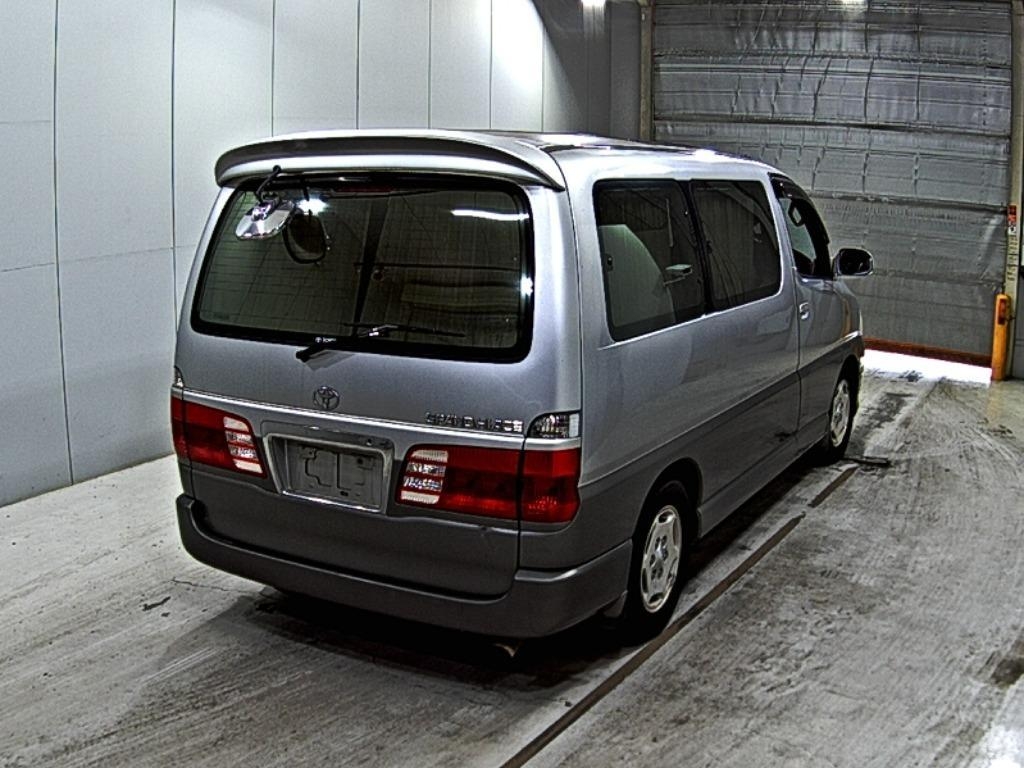 TOYOTA GRAND HIACE