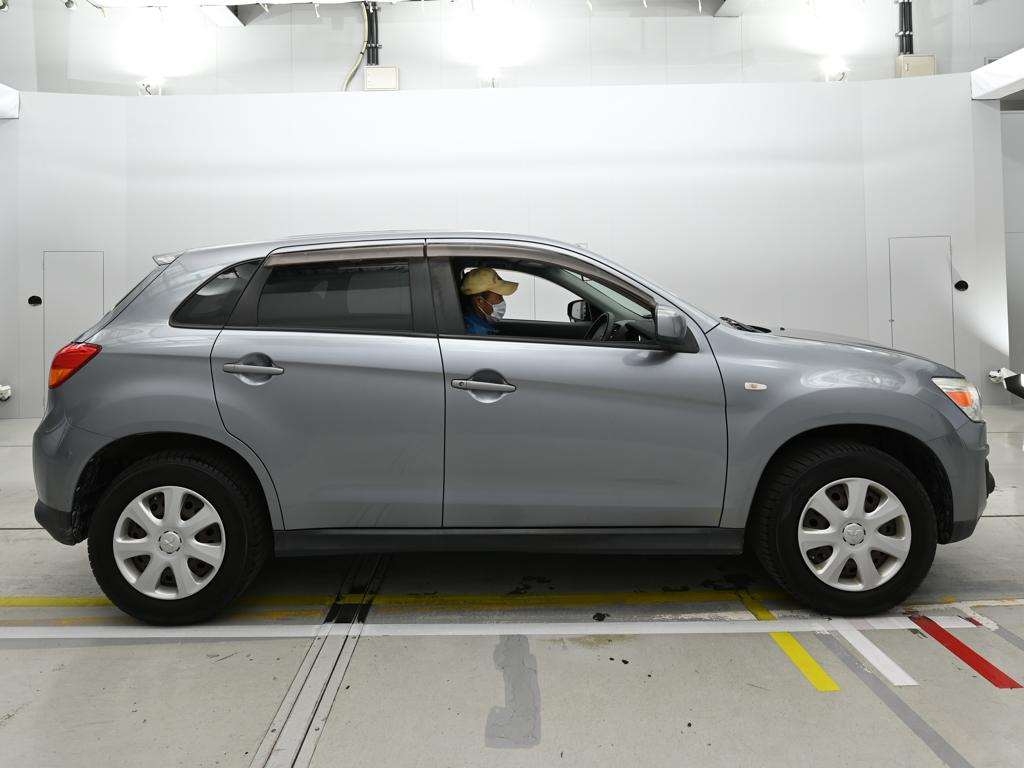 MITSUBISHI RVR