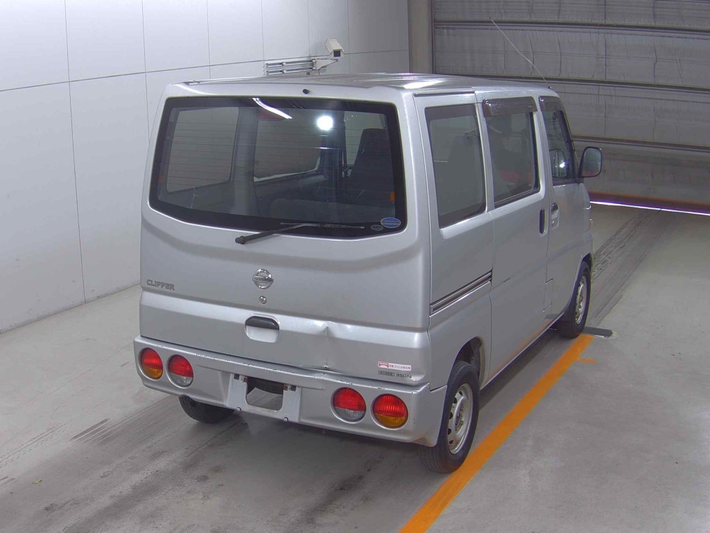 NISSAN CLIPPER
