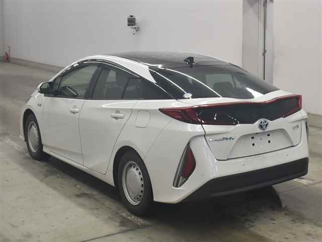 TOYOTA PRIUS PHV