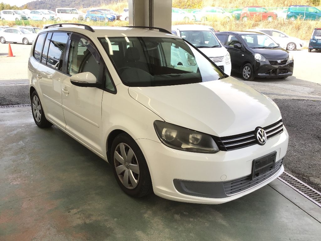 VOLKSWAGEN TOURAN