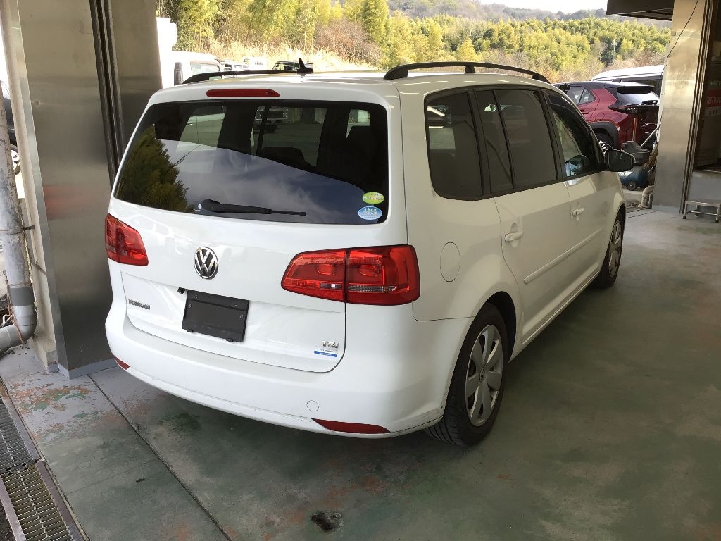 VOLKSWAGEN TOURAN