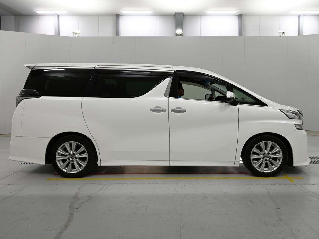 TOYOTA VELLFIRE