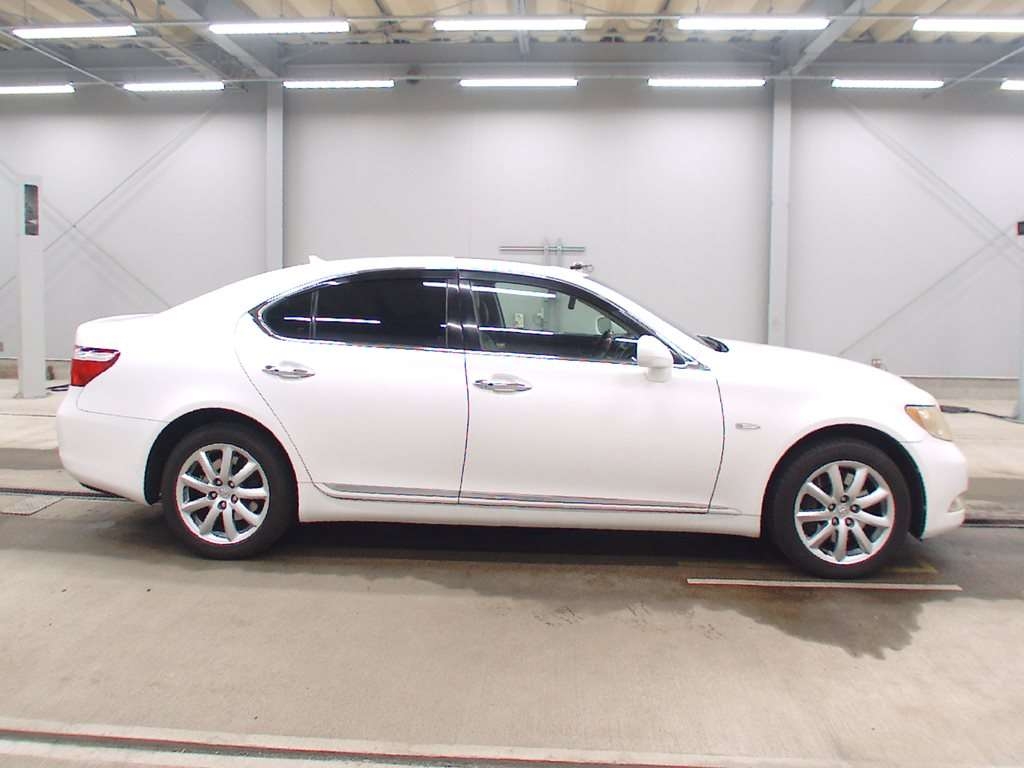 LEXUS LS460