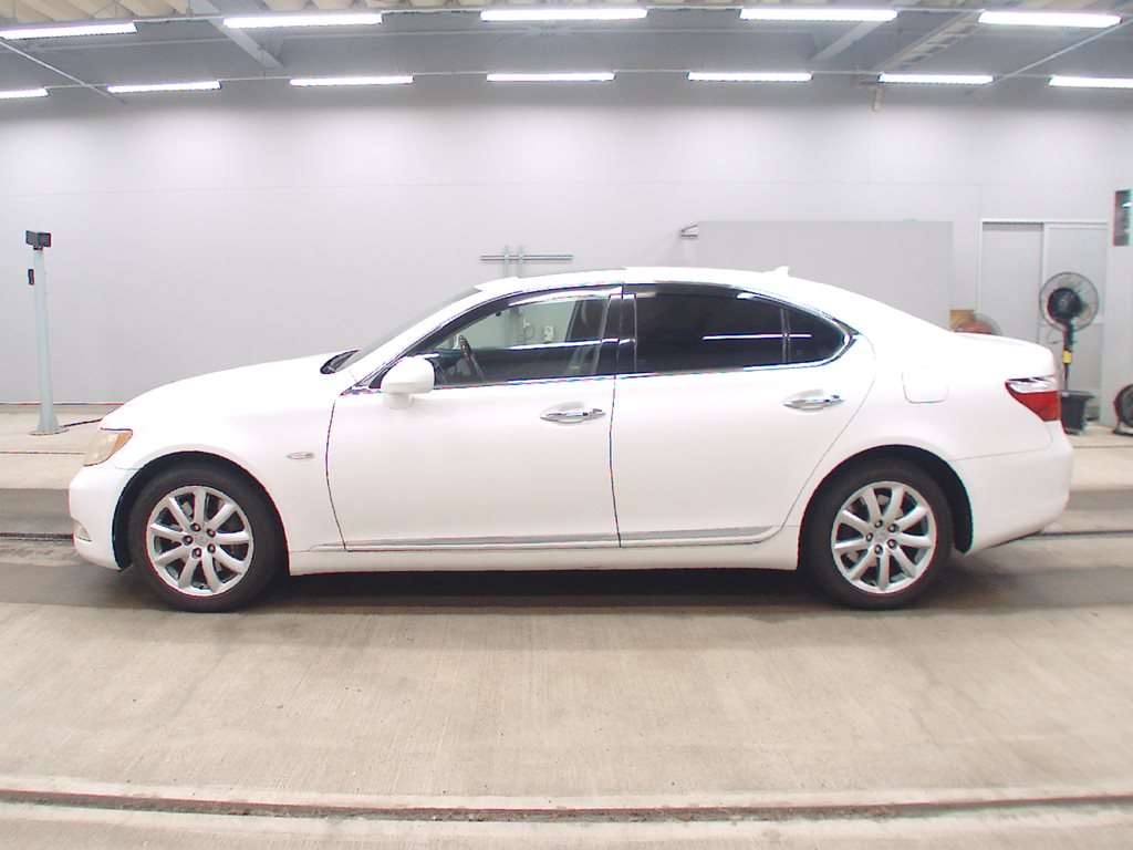 LEXUS LS460