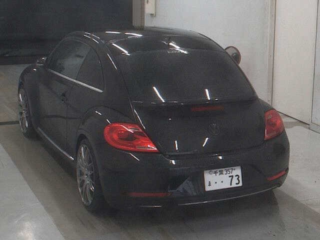 VOLKSWAGEN BEETLE