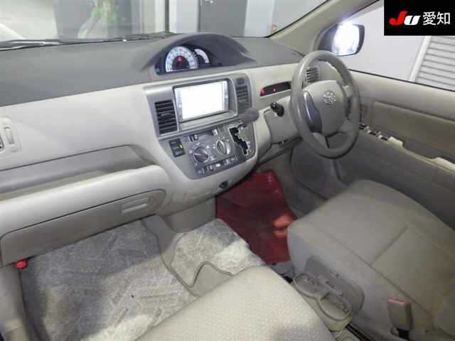 TOYOTA RAUM
