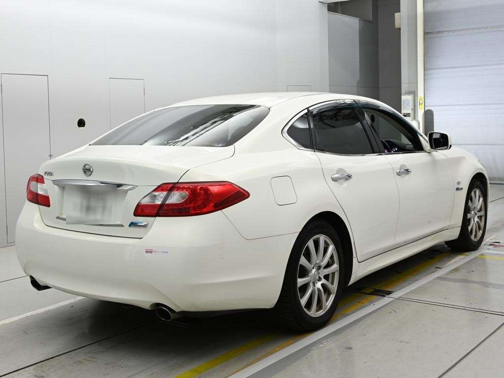 NISSAN FUGA